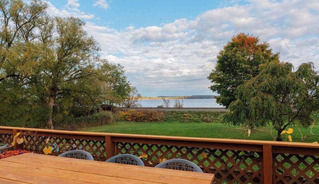 Lakefront 8BR House with Private Dock & Fire Pit