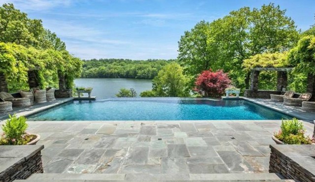 Lakefront Estate in Westchester