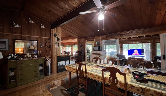 Lakefront Family Cottage on Lake Rosseau 1900 sq.ft.