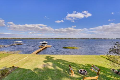 Lakefront Home w/Game Room, Kayaks, & Fire Pit