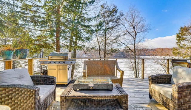 Lakefront Retreat|Private Dock| Hot Tub & Fire Pit