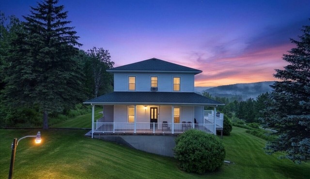 Lakeview Retreat w Deck & Fire Pit