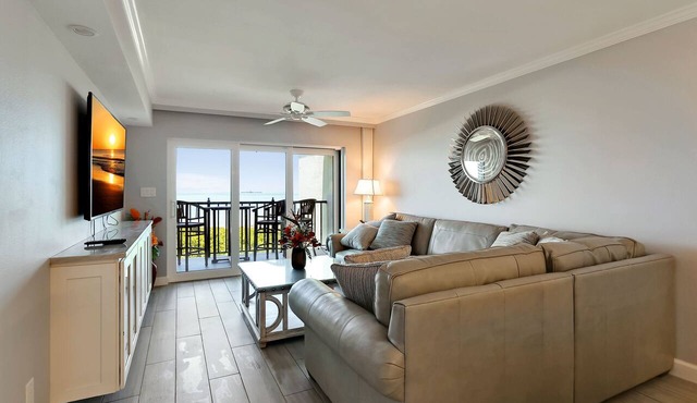 Land's End 403 building 10 BEAUTIFUL Unit | TOP Floor Gulf VIEWS!