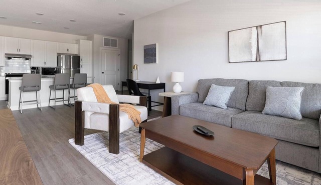 Landing | Amazing 2BD, Pool