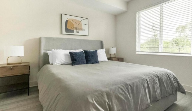 Landing Apartments - Gateway Commons