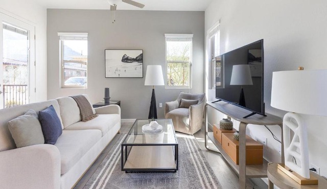 Landing Apartments - Linda Vista