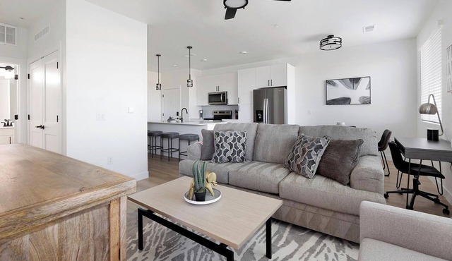 Landing | Beautiful 1BD, Clubhouse, Pool