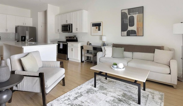 Landing | Beautiful 2BD, Pool