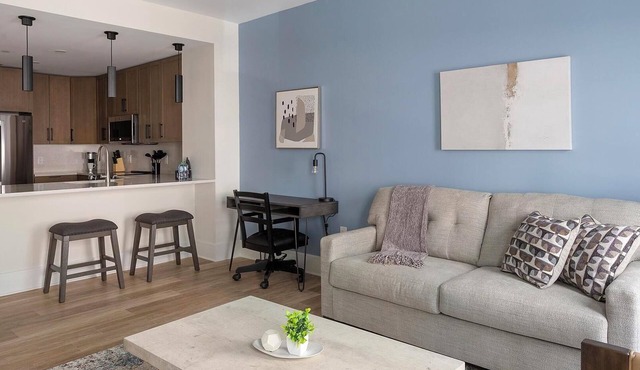 Landing | Beautiful 1BD, Pool