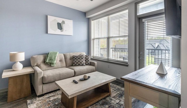 Landing | Chic 1BD, Courtyard, Gym