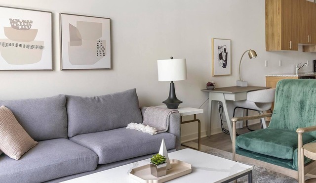 Landing | Chic 1BD, Rooftop Lounge, Gym