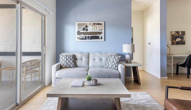 Landing | Chic 2BD, Pool