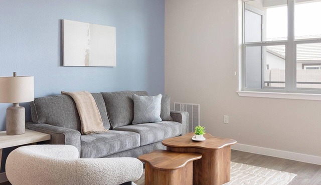 Landing | Incredible 2BD, Pool, Clubhouse