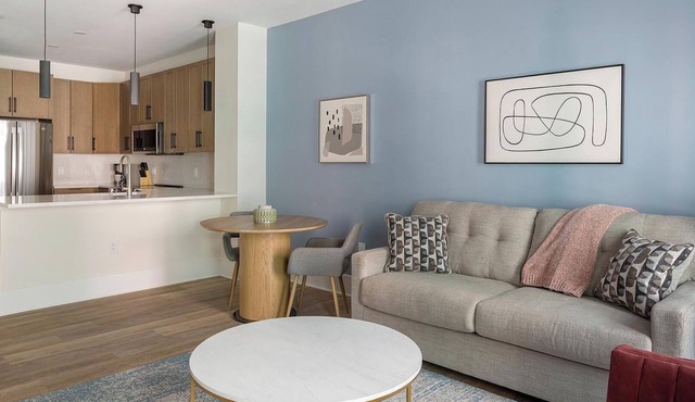 Landing | Modern 1BD, Pool