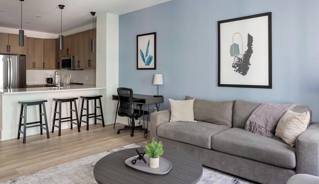 Landing | Modern 1BD, Pool
