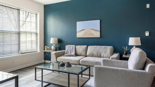 Landing Modern 2BD Pool Gym