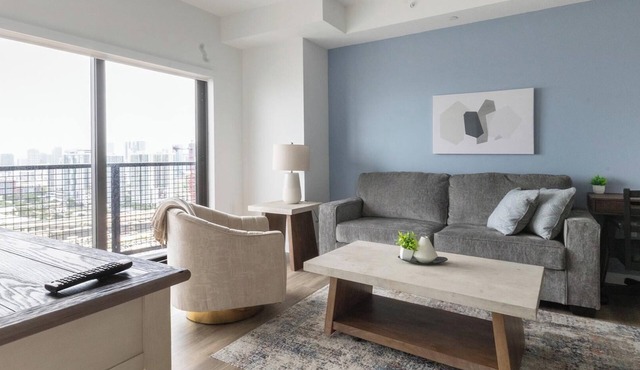 Landing | Spectacular 2BD, Pool