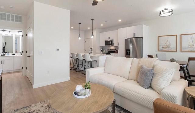 Landing | Stunning 1BD, Clubhouse, Pool