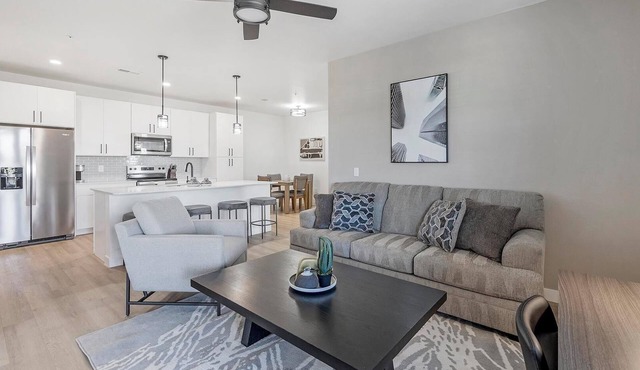 Landing | Stunning 2BD, Clubhouse, Gym