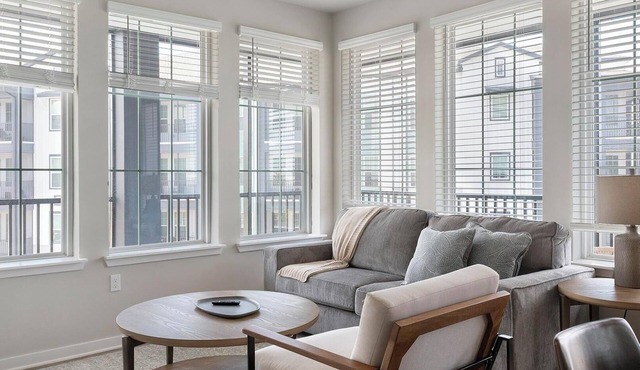 Landing | Stylish 2BD, Gym, Clubhouse