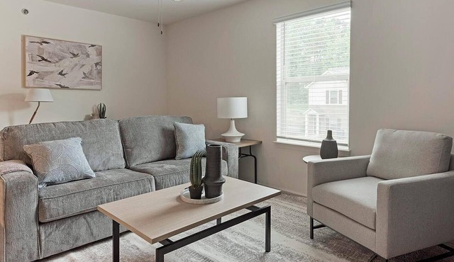 Landing | Stylish 2BD, Pool, Gym
