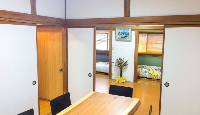 LARGE 200 SQ M HOUSE 30 MIN TO SHINJUKU