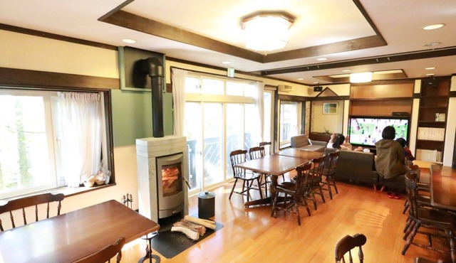 Large rental villa with a capacity of 10 rooms and 25 people Pilatus hill at an altitude of 1750m /Chino Nagano