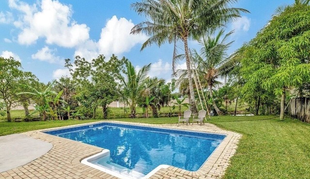 Lauderdale Luxe Retreat- spacious 4 bedroom with pool