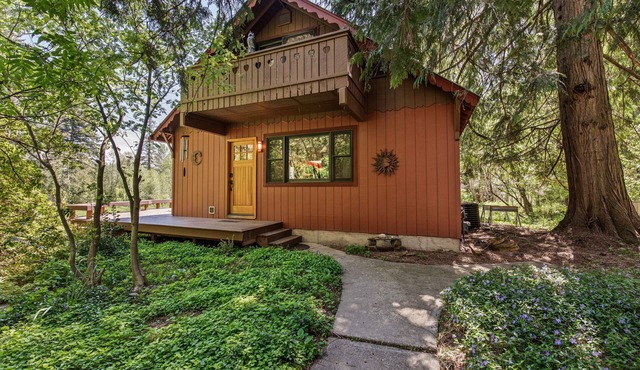 Little Sand Creek Chalet w/Hot Tub