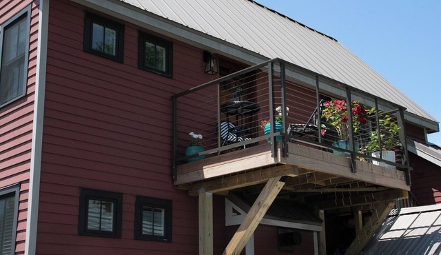 Lovely 2 bedroom and loft apartment with AC, WiFi overlooking the Chester River