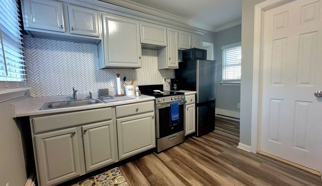 Lovely and Cozy 1 Bedroom Apartment in Bay Shore