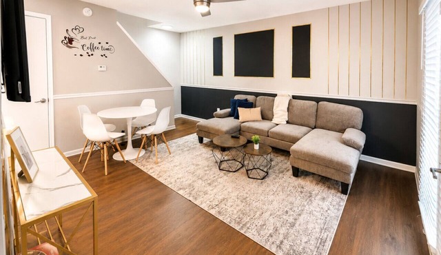 Luna Loft Hoover | Modern 2 Bedroom Stay