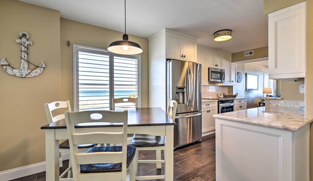 Luxe Oceanfront Condo w/Pool, Beach Access + Gear