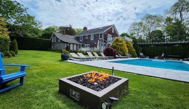Luxurious 7-bedroom house in Southampton for family summer getaways, Heated Pool