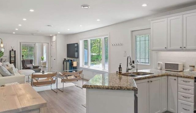 Luxurious cozy getaway in the heart of Muskoka!