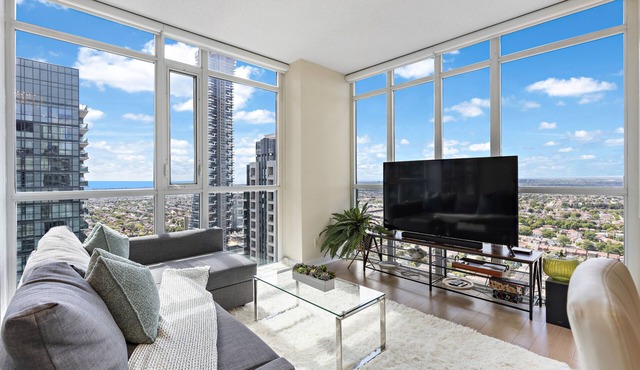 Luxury 2.5 Bedroom 2 Bathroom 1 Parking Spot Near SQ1 Condo Breathtaking Views!