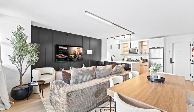Luxury 2BR w Gym 5 min EWR Metlife NYC