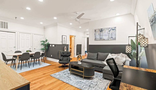 Luxury 4BD Home Sleeps 10 | by Independence Hall