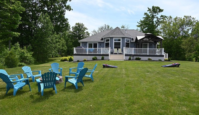Luxury Cottage in Alex Bay 3 bedrooms, 2.5 baths. Book your 2026 Vacation Now!