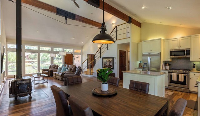 Luxury Home | Modern Interior, Nice Location