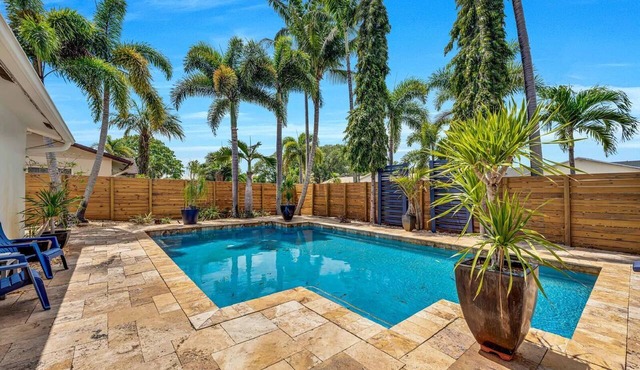 Luxury Pool Villa in Fort Lauderdale Sleeps 7
