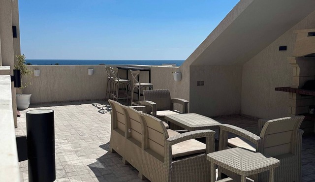 Luxury Rooftop Wifi, Ac, Outdoor Barbecue