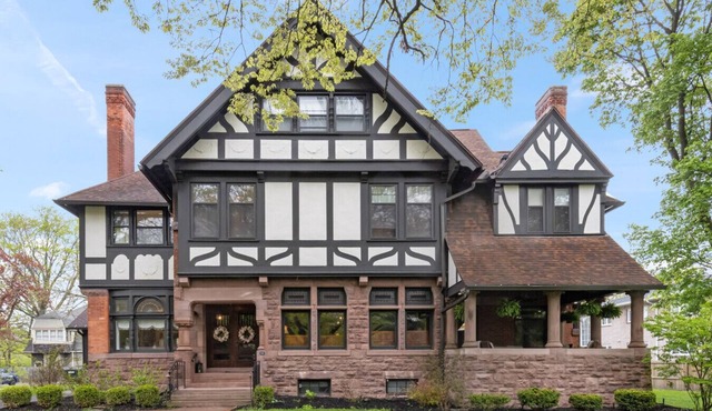 Luxury * Seven Chandelier * Mansion