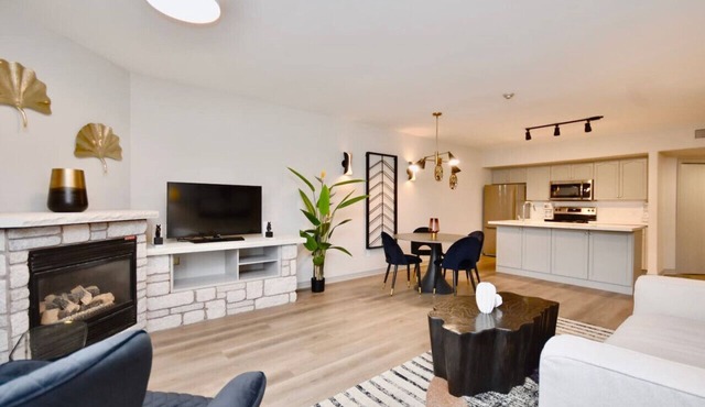 Luxury Suite, Full Kitchen, Heated Pool