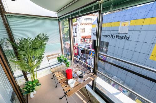 LV Harajuku Luxury Villa facing Takeshita Dori 193 sqm, 18 people, 2-minute walk from Harajuku Station