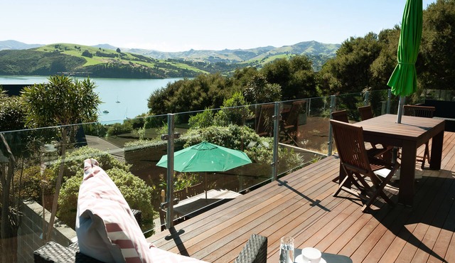 Majestic Views of the harbour , boasts views of the local bays.