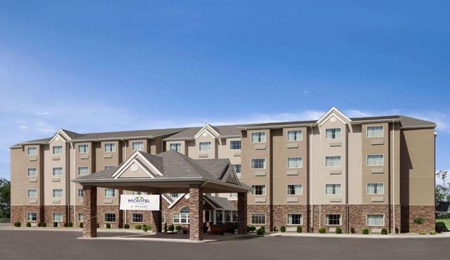 Microtel Inn & Suites by Wyndham St Clairsville - Wheeling