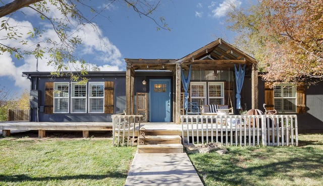 Mill Street Station bungalow 10 minutes to Zion