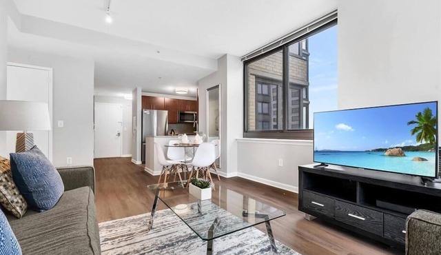 Modern 2BR | Business Center | Near PATH by GLS