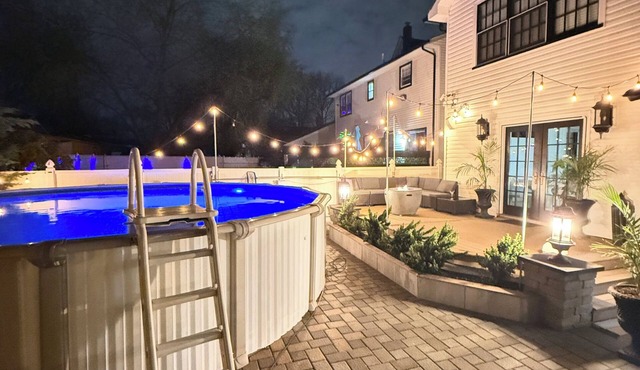 Modern 4BR Home with Pool Near NYC & MetLife Stadium